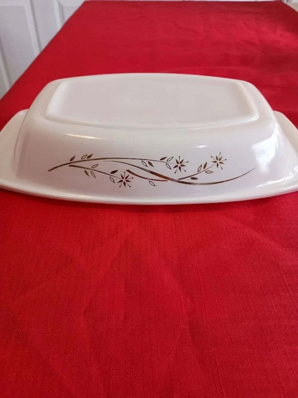 Vintage PYREX 033 Golden Honeysuckle Pattern Baking Dish